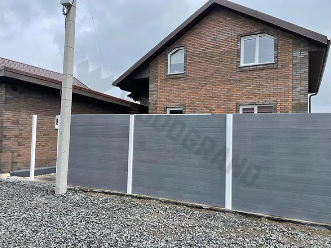 Глухой забор из ДПК